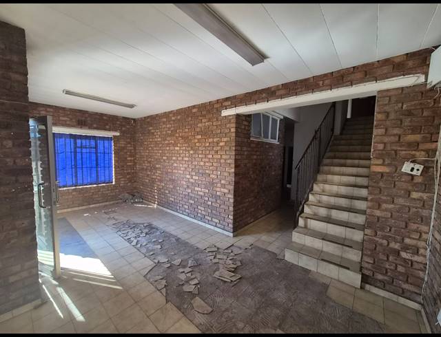 2,400M² WAREHOUSE TO LET IN WADEVILLE
